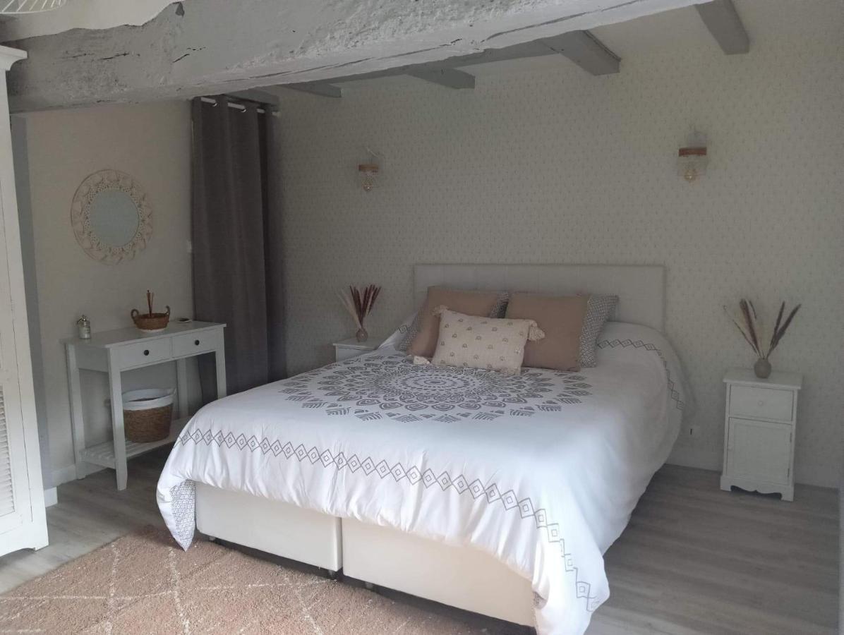 Chambre D'Hote Familiale De La Maison Bleue Lanvallay Bagian luar foto