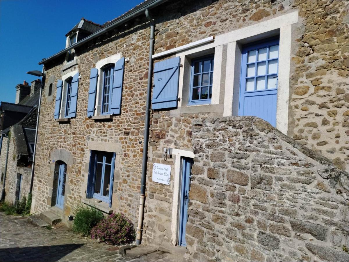 Chambre D'Hote Familiale De La Maison Bleue Lanvallay Bagian luar foto