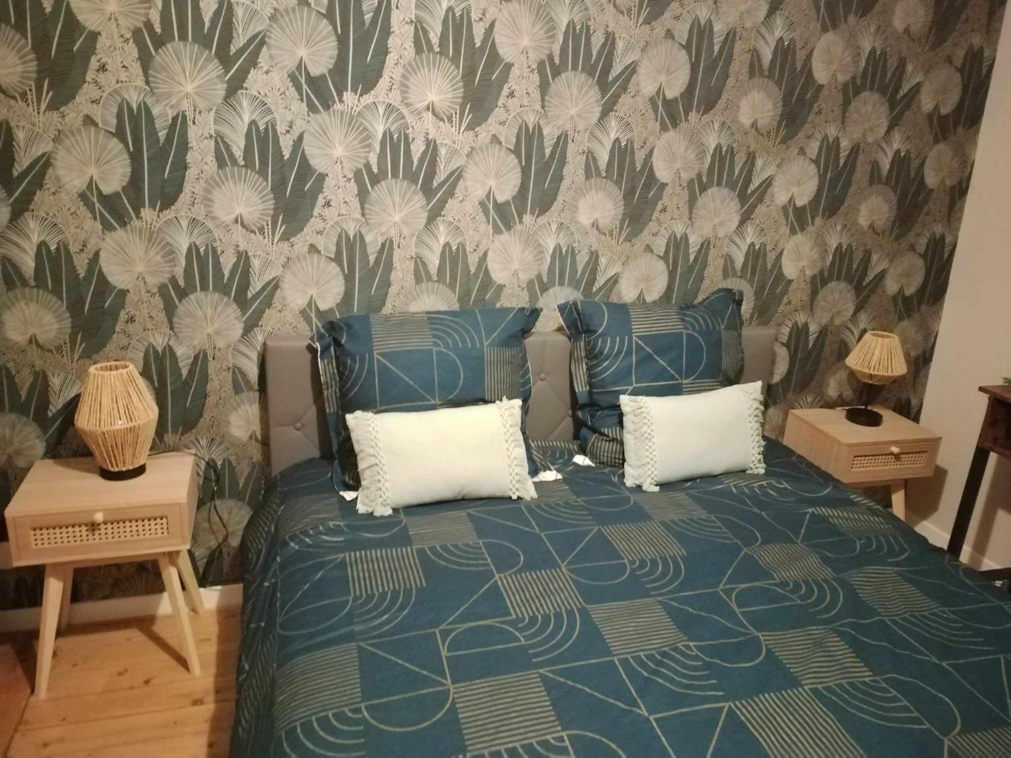 Chambre D'Hote Familiale De La Maison Bleue Lanvallay Bagian luar foto